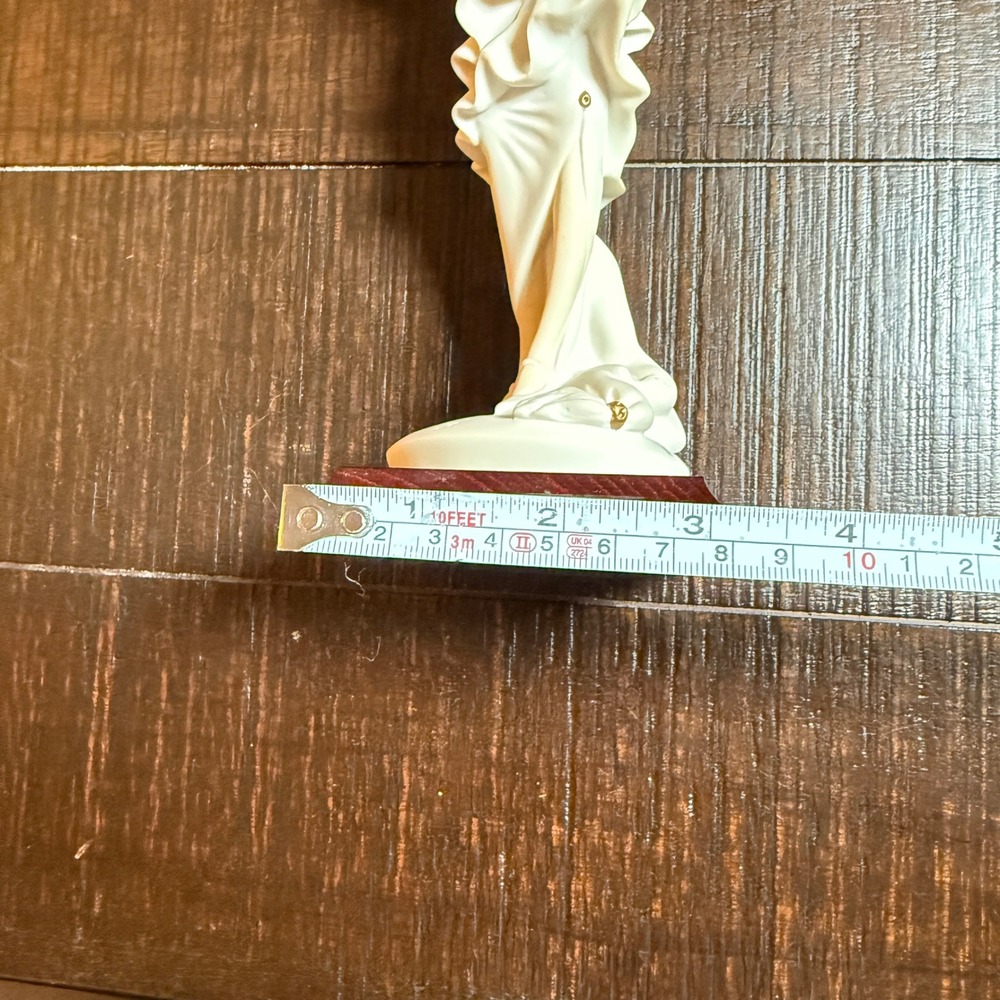 Giuseppe Armani Figurine Lady with Muff 11" White Vintage Art Deco Statue Money - Picture 11 of 12
